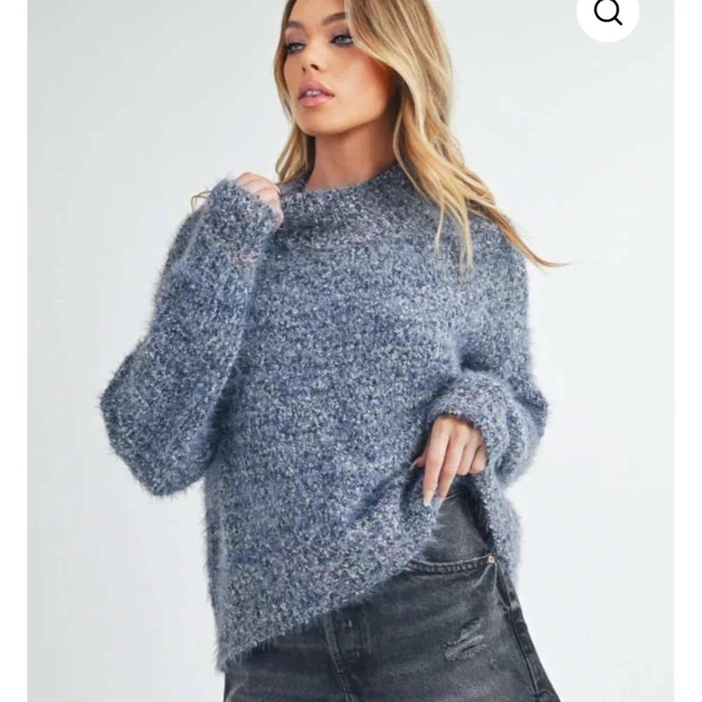 AEMI + CO Cozy Heather Blue Women's Crew Neck Sweater Size Small